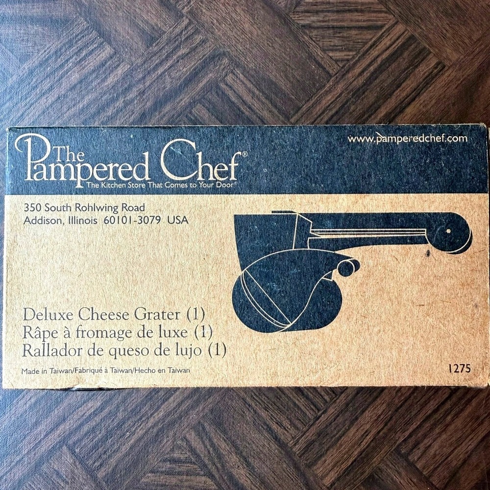 Pampered Chef Deluxe Cheese Grater 1275 Rotary Shredder with 2 Drums and Box